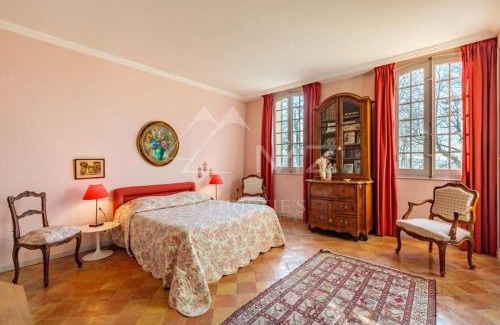 Aix-en-Provence Bed & Breakfast | Suite le Quervalat dans magnifique bastide 18eme