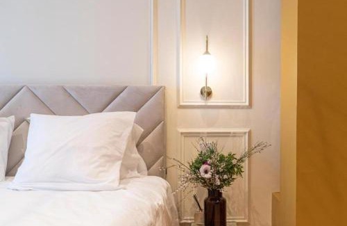 7th Arrondissement Apartment | Suite Ocre