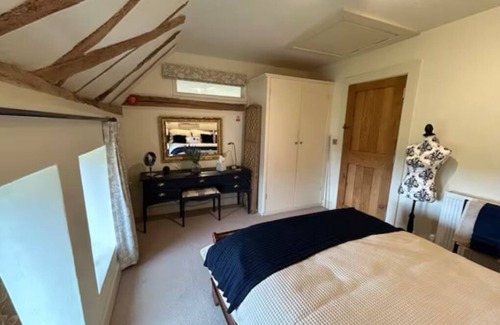 Ardens Grafton Bed & Breakfast | Suite of Three Rooms in a Beautiful Converted Barn in Barton