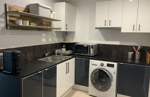 Little Mountain Apartment | Suite on the Hill.