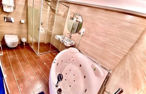 Chancay House | Suite Con Jacuzzi y Balcón by BlueThree Hotel 3✨️ a 7 min de la Plaza de Chancay