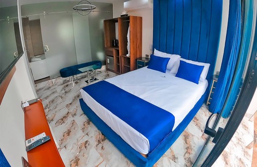 Chancay House | Suite Con Jacuzzi y Balcón by BlueThree Hotel 3✨️ a 7 min de la Plaza de Chancay