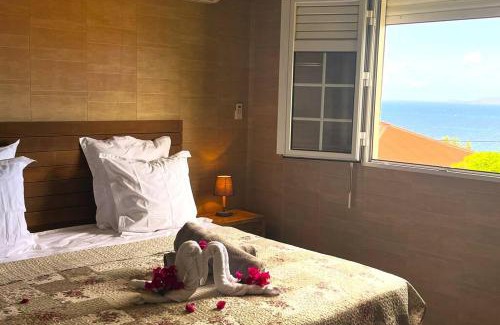Trois-Rivieres Apartment | Suite Spacieuse 4 étoiles 77m2 vue mer Les Saintes