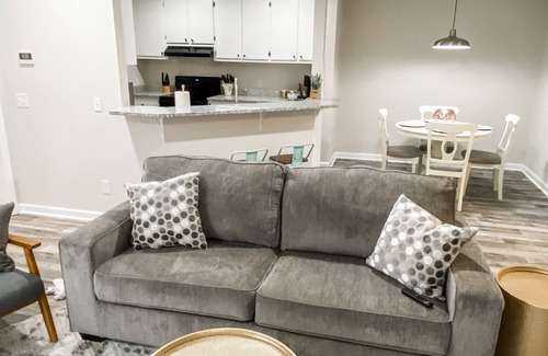 Wetumpka House | Suite Stella, a cozy 2-bed 2-bath home