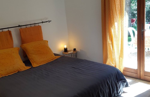 Peyrolles-en-Provence Bed & Breakfast | Suite with private garden Aix-Luberon-Verdon * Dinner and Jacuzzi extra