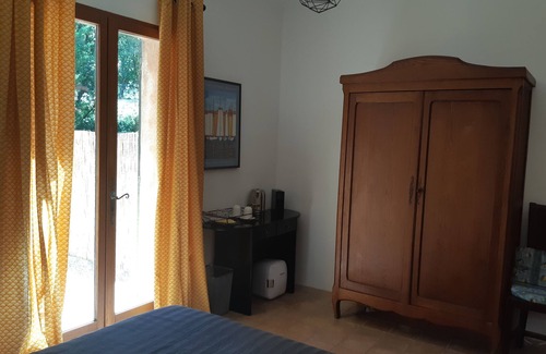 Peyrolles-en-Provence Bed & Breakfast | Suite with private garden Aix-Luberon-Verdon * Dinner and Jacuzzi extra
