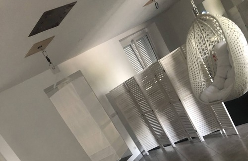 Rodez Bed & Breakfast | Suite with private pool.
