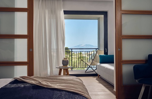 Drosia Hotel | Suite with Sea View Annex 200
