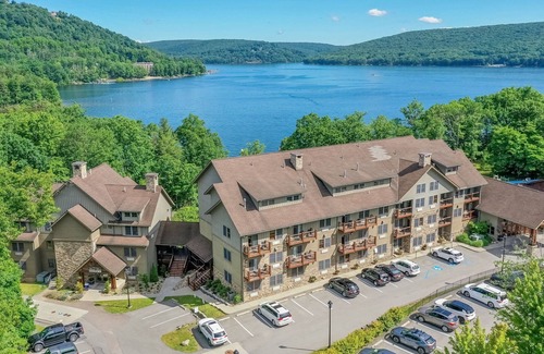 Thayerville Condo | Suites at Silver Tree A124