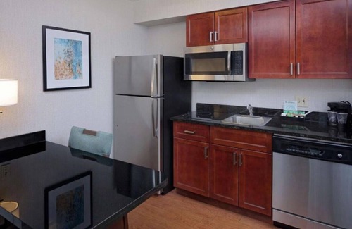 South Loop House | Suites steps from the Mall of America