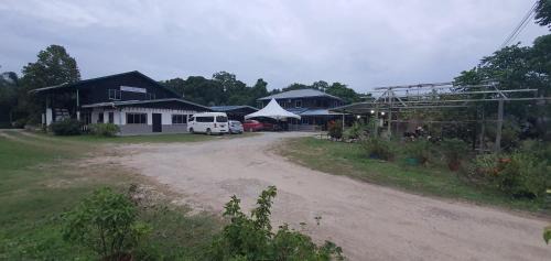 Sukau Bed & Breakfast | Sukau Village View Stay & Backpackers