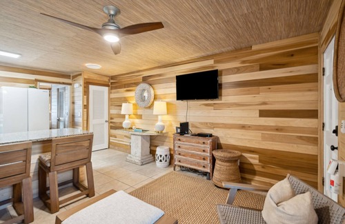 Sullivan's Island Condo | Sullivan’s Beach Getaway on Island's Main St