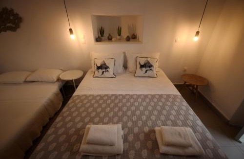 Naousa House | Summer Addicts Home, for the young at heart!