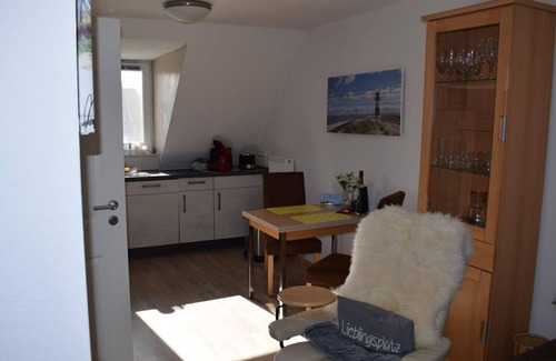 Eutin Apartment | Summer berth - vacation apartment, roof terrace, shower, WC