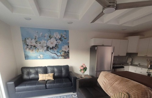 Truth or Consequences House | Summer Bloom Unit 8