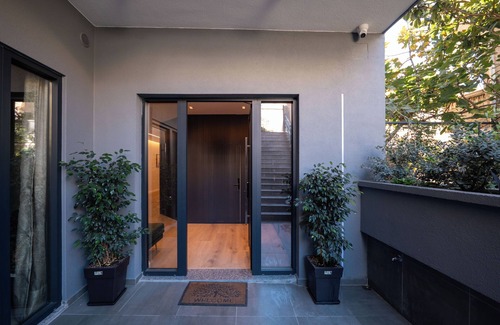 Qender Apartment | Summer Depo