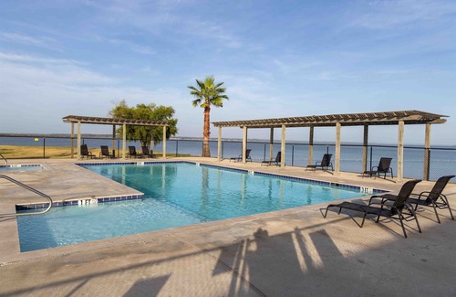 Onalaska RV Rental | Summer Glamping on Lake Livingston