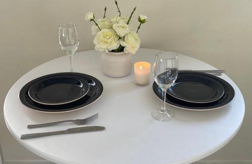 Orewa House | Summer Inn Motel - Newly Renovated, 2 Min Walk to Orewa Beach