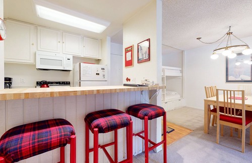 Mammoth Lakes Condo | Summit 234 Pet-Friendly, Quaint, Walk to Eagle Lodge by RedAwning