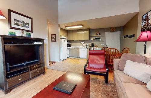 Mammoth Lakes Condo | Summit 258 Pet-Friendly, Comfortable, Great Complex Amenities by RedAwning