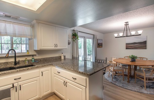 Flagstaff House | Summit Meadows: outdoor oasis ~ hot tub ~ near town