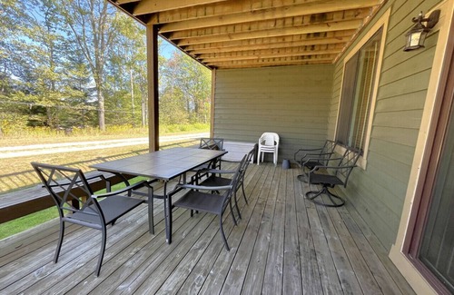 Hidden Valley Apartment | 🍁 Summit Serenity | Laurel Highlands Retreat w/Hiking, Waterfalls & Fall Views