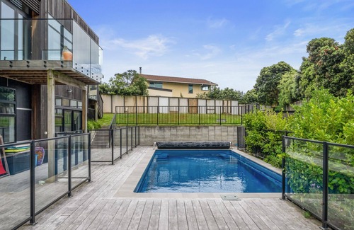 Waikanae House | Sun and Serenity - Waikanae Beach Holiday Home