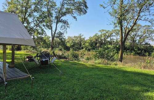 Douglas County RV Rental | Sun and Stars Family Glamping Tent in West Omaha Campground