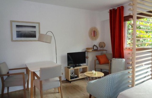 Juan-les-Pins Apartment | sun beach