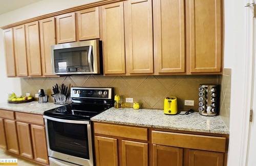 McNeil House | Sun Bright 4 BR 3B, 7 Beds Sleeps 13 -North Austin