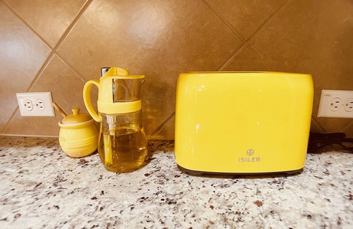 McNeil House | Sun Bright 4 BR 3B, 7 Beds Sleeps 13 -North Austin