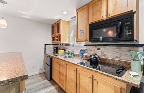 Northeast Ithaca Apartment | Sun Filled & Cheerful Apartment by Cornell Campus - Northeast Ithaca