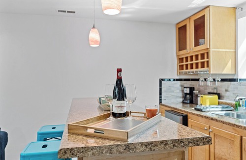 Northeast Ithaca Apartment | Sun Filled & Cheerful Apartment by Cornell Campus - Northeast Ithaca