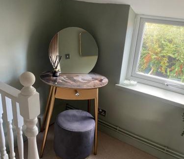 Martlesham Heath House | Sun lane cottage