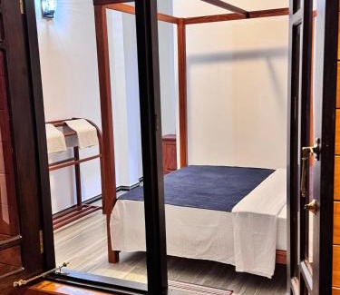 Nallathanniya Hotel | sun mount adams peak