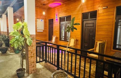 Nallathanniya Hotel | sun mount adams peak