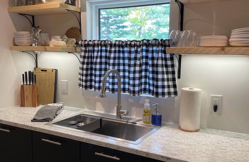 Rideau Lakes Cottage | Sun on the Brow Cottages - Sun Set Cottage