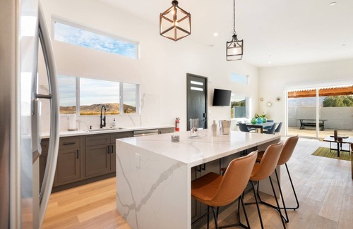 Joshua Tree House | 🌵 Sun Oro Joshua Tree - Hot Tub, BBQ, Fire Pit & Gameroom - A Private Desert Oasis 🌵