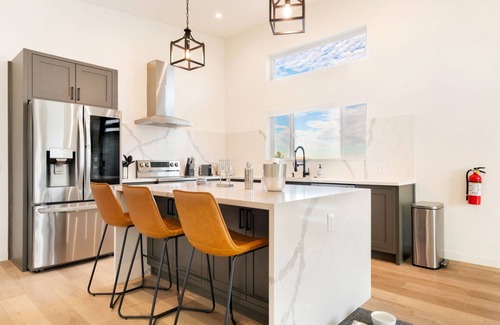 Joshua Tree House | 🌵 Sun Oro Joshua Tree - Hot Tub, BBQ, Fire Pit & Gameroom - A Private Desert Oasis 🌵