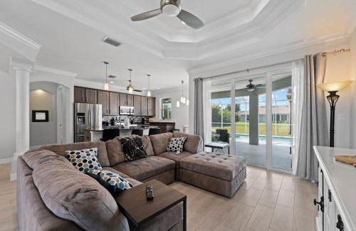 Long Meadow House | Sun-Soaked & Tranquil Getaway Relaxing Pool Area