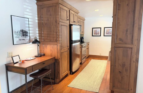 Sun Valley Condo | Sun Valley Amenities! Remodeled ski in-ski out condo with pool and hot tub!