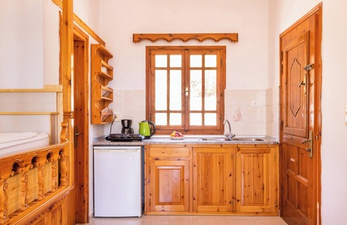 Lefkos Hotel | Sun Week Bay