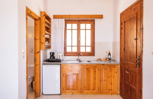 Lefkos Hotel | Sun Week Bay