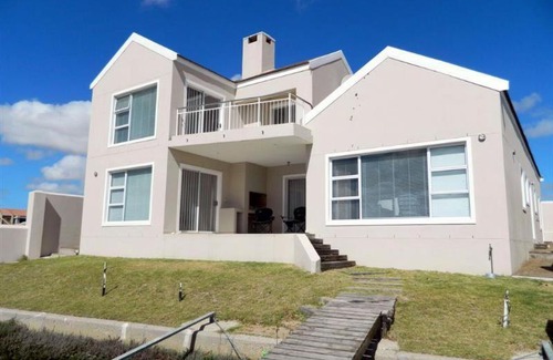 Port Owen House | Sunbird-Admiral Island holiday house