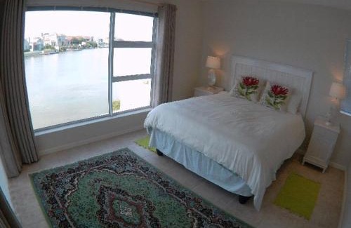 Port Owen House | Sunbird-Admiral Island holiday house