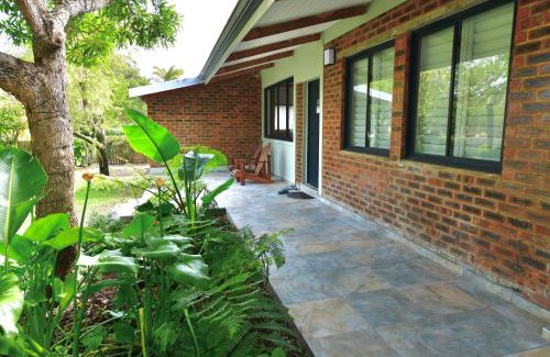 Sedgefield House | sunbird cottage