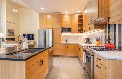 Roslyn House | Suncadia Single Story 4 Bdrm Home with Hot Tub