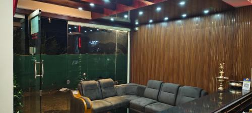 Moolakadai Hotel | Sundarms Hill Crest