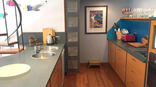 Killcare House | 'Sunidaze House Beachside' by Accom Holidays
