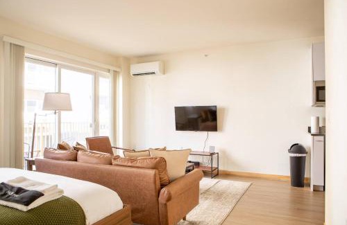 Fifth Ward Apartment | Sunlit Modern Apartment with Balcony